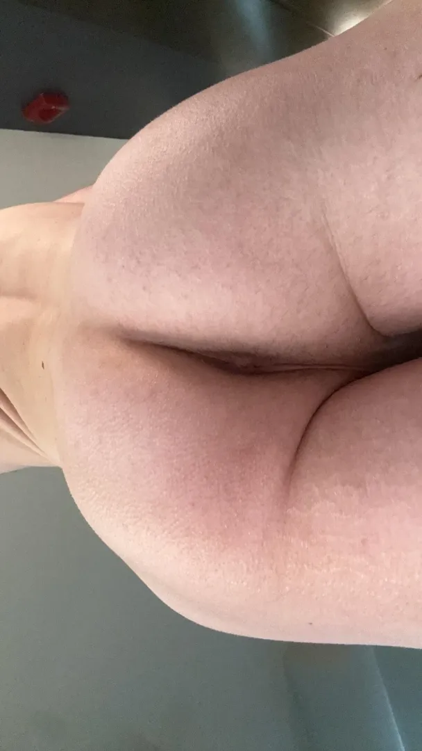 22 fem bottom looking for hot tops around my age ( Harrison, TN) snap- foxx086