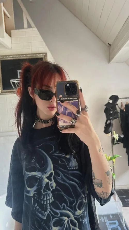 Anyone w/ a place and good intentions - reply me on lnsta: ,.lunarumes`.