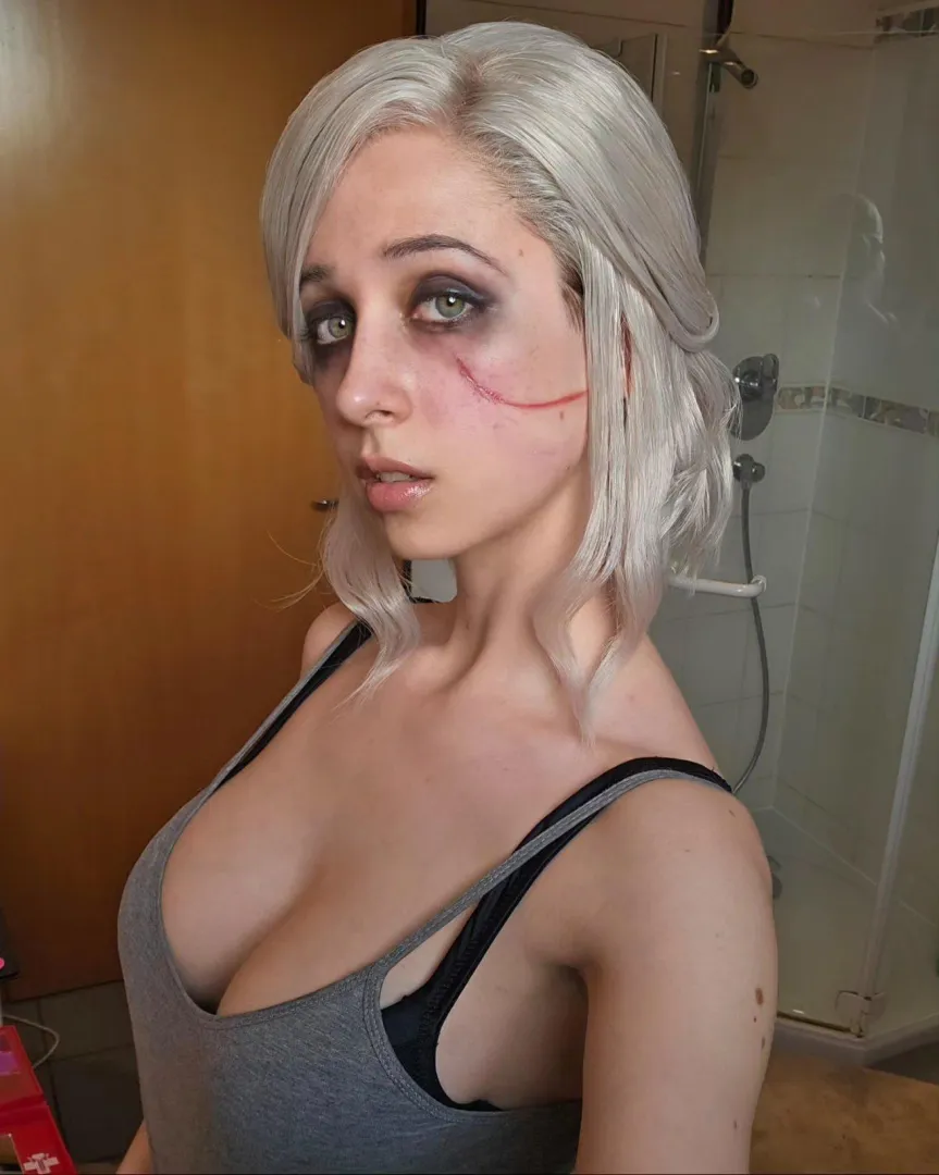 Ciri selfie (gumi)