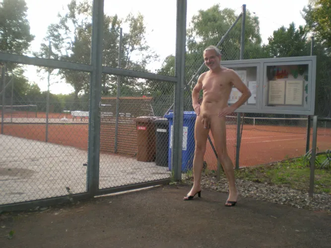 Do you want to play tennis?