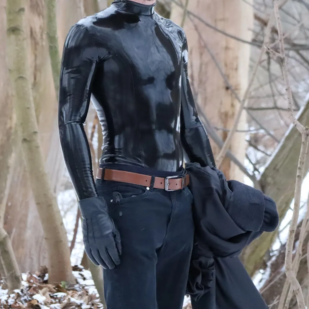 I love to wear latex in public places