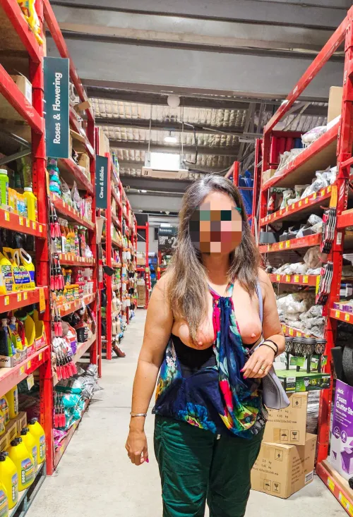 It's the weekend. Obligatory trip to hammerbarn.