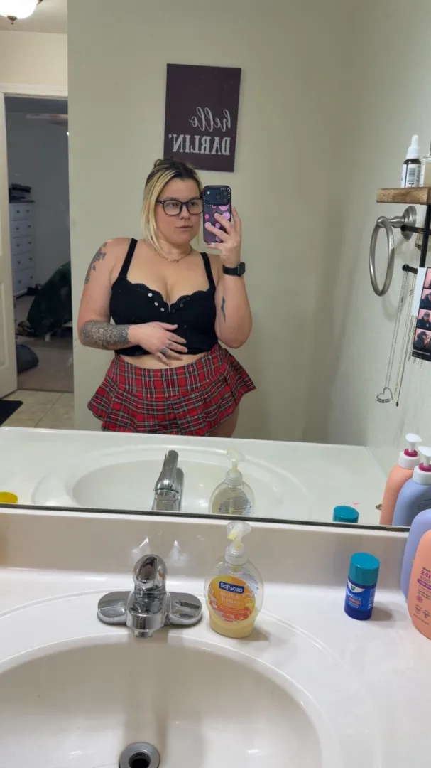 I’ve been a bad girl…where’s detention ❤️ FLW