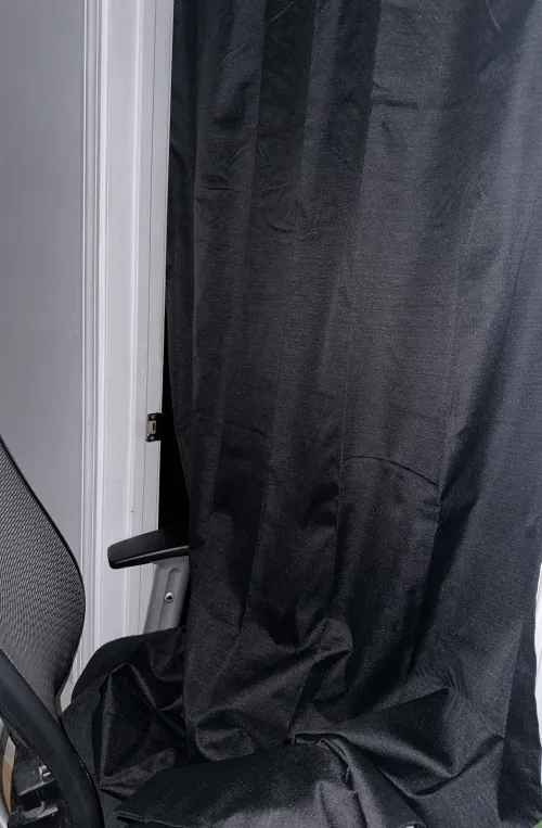 M 26 with a private sitting gloryhole. Im clean shaven no facial hair. Looking to sloppy throat dick and swallow your cum. Completely discrete. message and send dick pic, be clean.