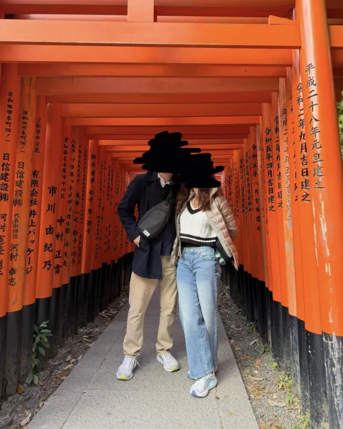 [MF4MF] Adventurous couple looking to make friends