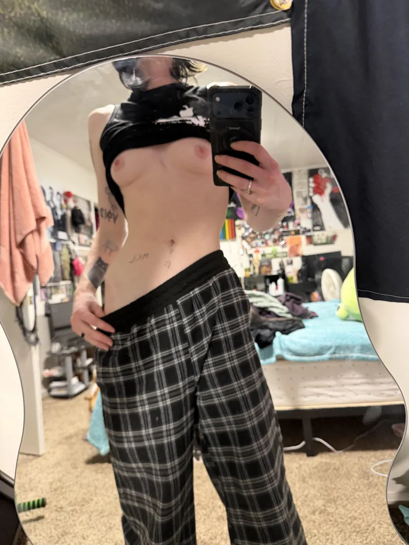 My little body looked too cute in this mirror