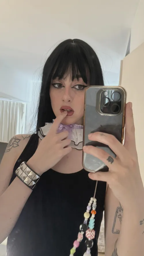 Need someone who can host tonight for me.. just use lg: lunarumes,,