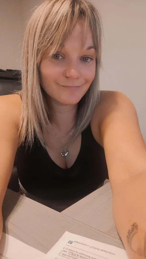 Say HI if no one has sent you nudes today, and I'm gonna send u some in your inbox