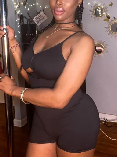 Would u suck my girl Dick deep?