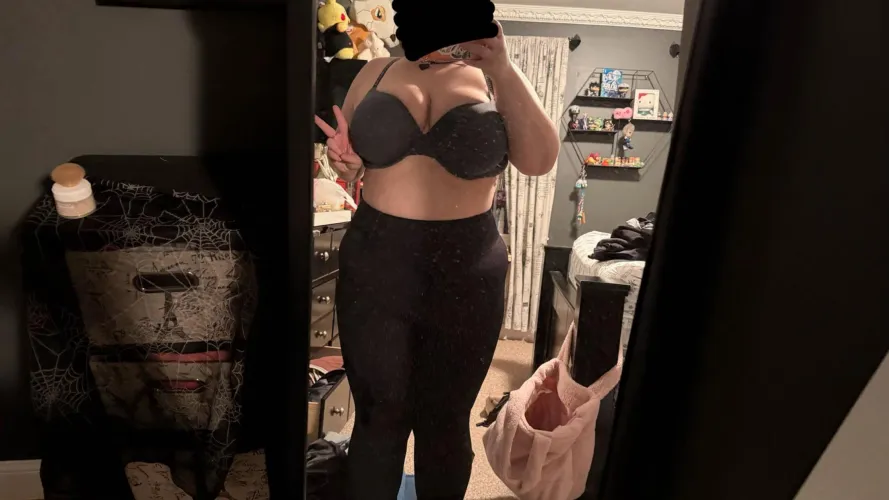 22 F syracuse area, plus size