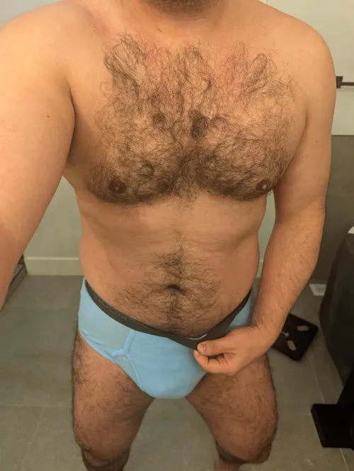 [42] Love to see other guys in briefs at the gym