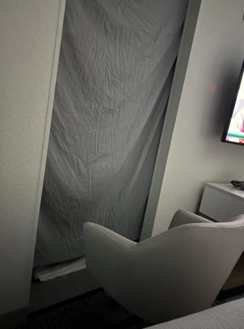 52 city: Estero Florida, seated gloryhole for married men that need head.