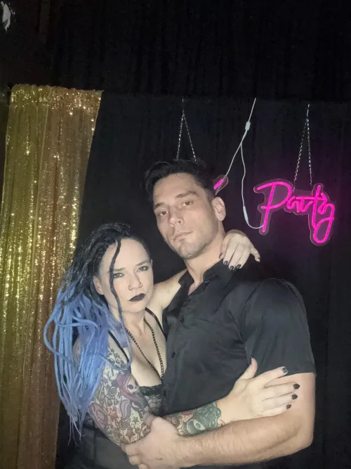 Females or sexy couples wanted