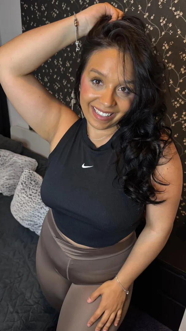 Galadriel, 25 ys old and already married... still too naughty and tight enough