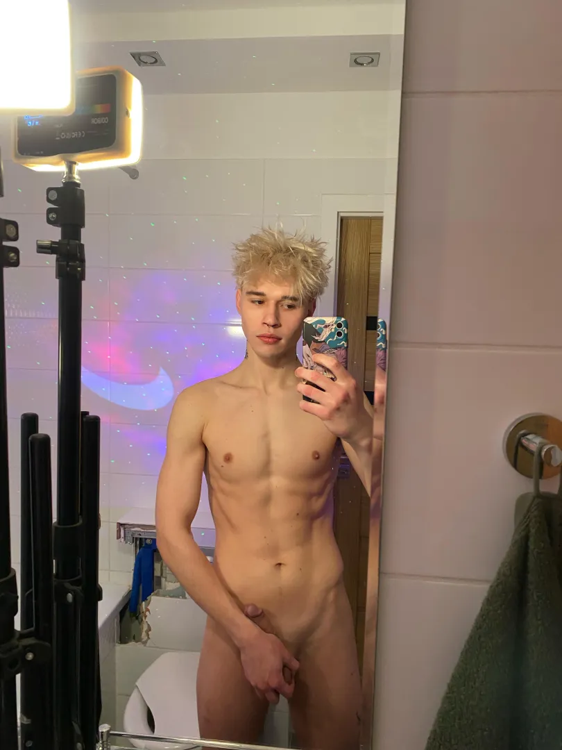 it’s my prime era: 20 y.o = 20 cm (8”) 