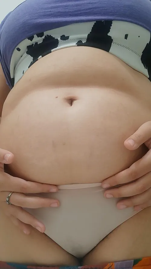 My tummy and I say hi!