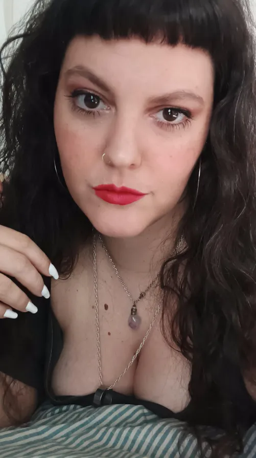 Natural latina waiting for you