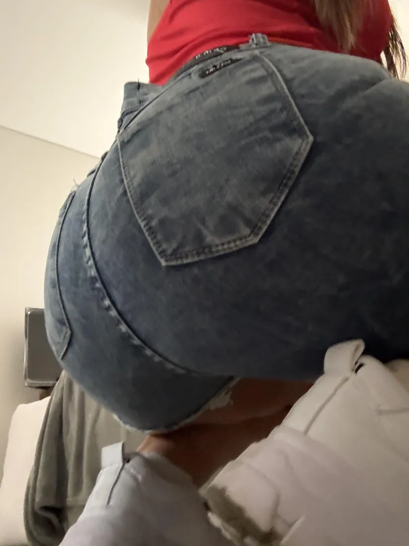 Special for you to find me like this crouched and pass and spank me