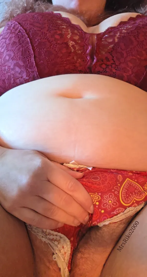 Thick thighs? Check. Busty? Check. Willing to wear your chosen panties while I tease myself? Double check. [US][selling][hairy][natural]