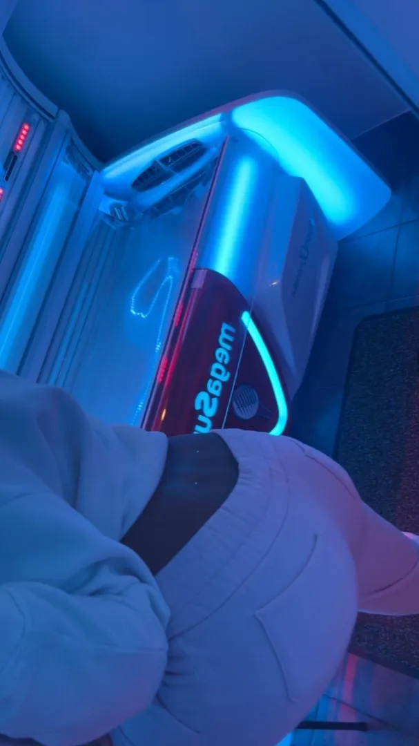 Trykk ⬆️ så sender jeg ️ bilder til deg fra solariumet.