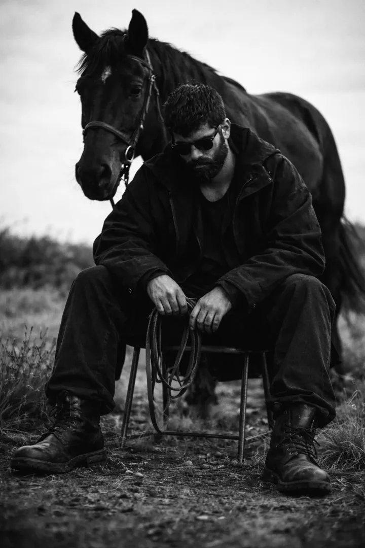 Who wanna be a pay pig to a young handsome and musclar daddy . Looking for a long term , a quick drain is fine too..