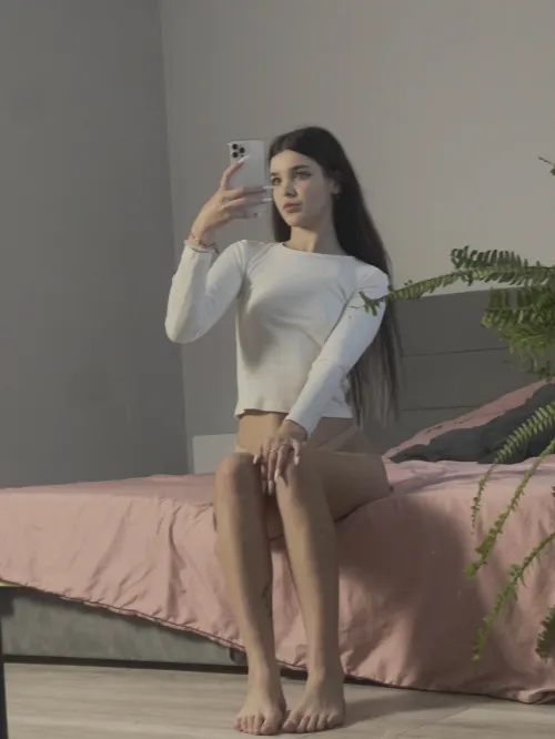 18 F4M Looking for an older guy to dominate regularly