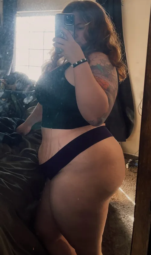 23F whos looking to meetup now or later? i can host and ii'm mobile hit me up.