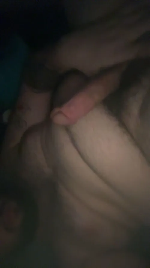 [Age:25 Top] Had such a long week and now I need to release. Anyone wanna help? DMs open, Hairy +++ older +++ bear +++ masc +++