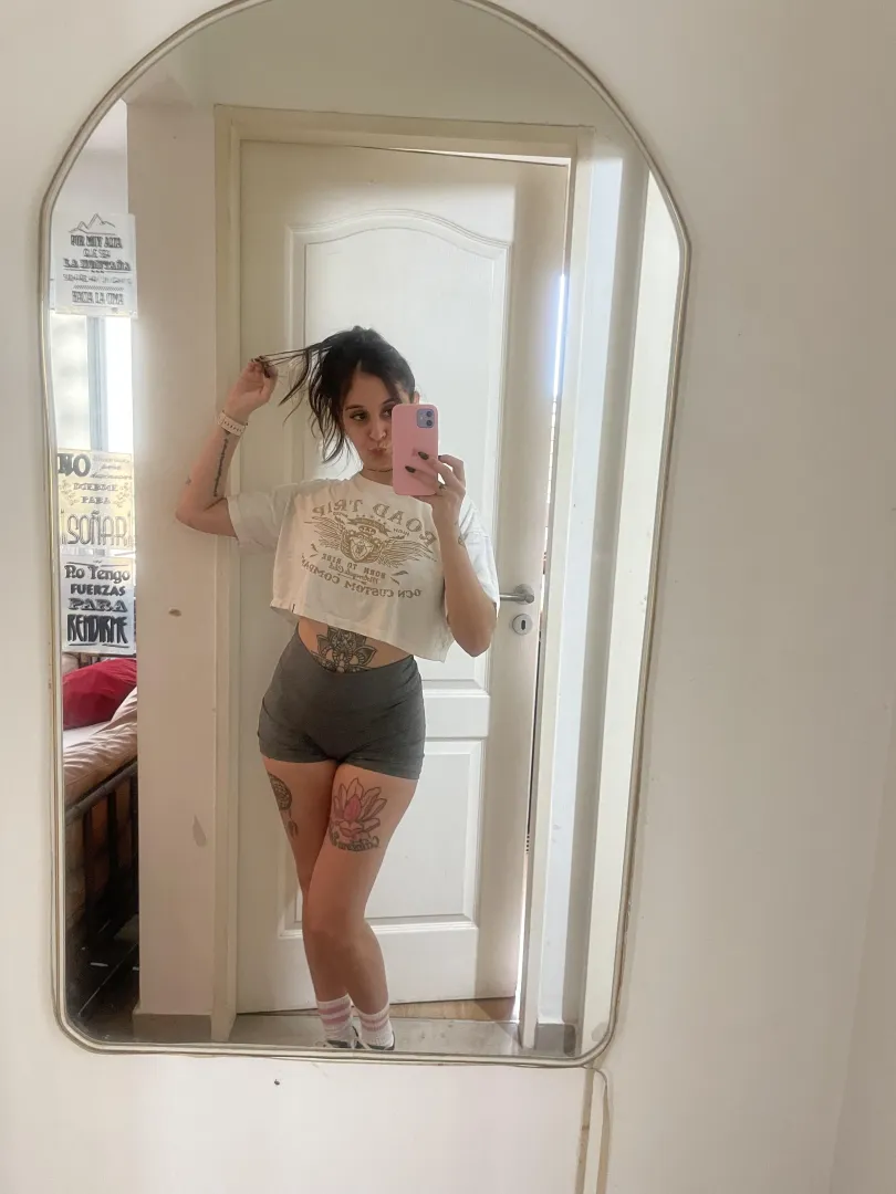 Are you a lonely gentleman looking for attention? My weekly gfe includes Sexting with photos and videos let me pamper you