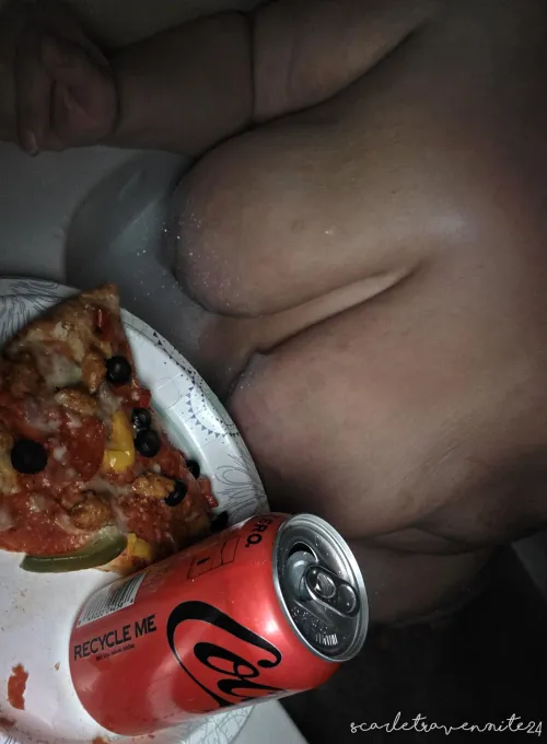 Celebrating(3Days Early) 14yrs Being A Mom.What Better Way Then Pizza, Coke Zero, Candle & Bubble Bath 