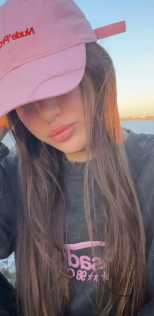 F20, Craving a good time and fuck