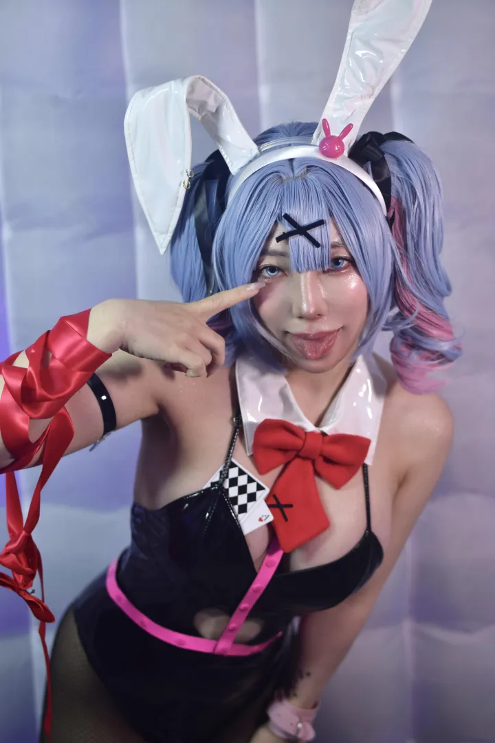 Hatsune Miku (Rabbit Hole) by Mumuta 