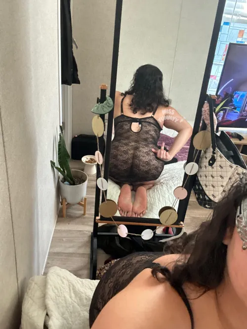 Im not even paying attention to you ✋