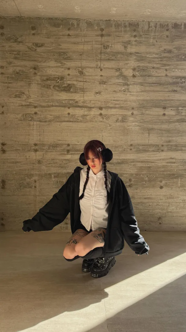 Need a host for Today - more active on lg: ,.lunarumes`.