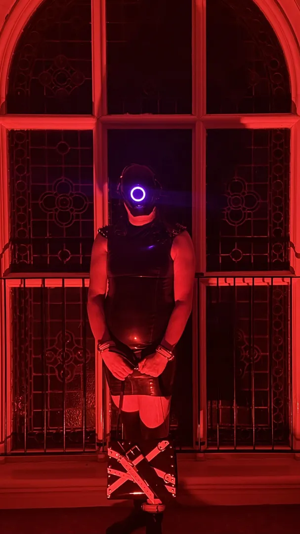 ∅-PUP-289 has arrived, it looks forwards to meeting more drones