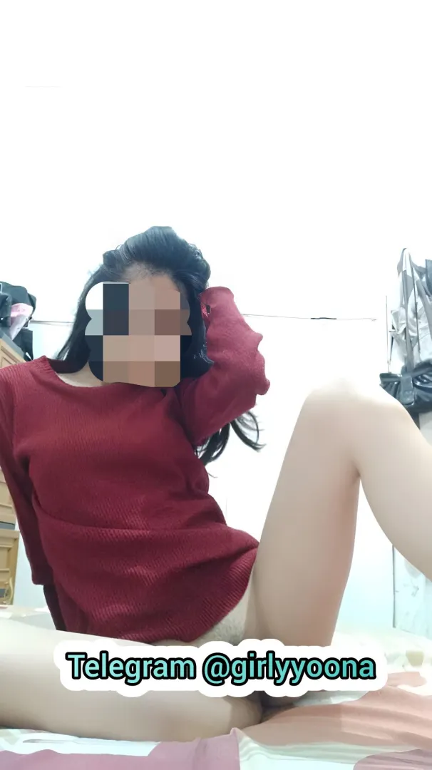 Pussy reveal for more like