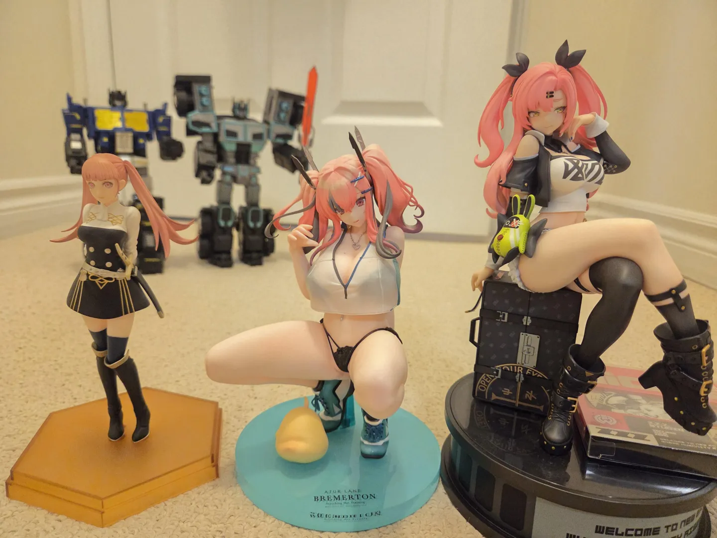 Sexy Bremerton figure with Nicole Demara and Hilda