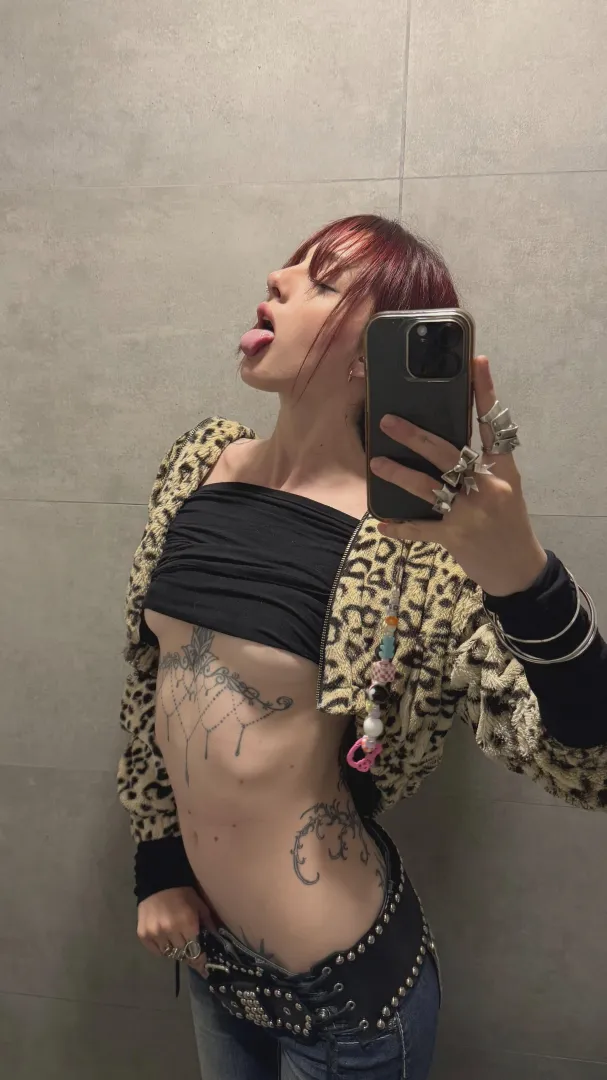 Slightly drunk, can’t host, down for fun reply on lnsta: ,.lunarumes`.