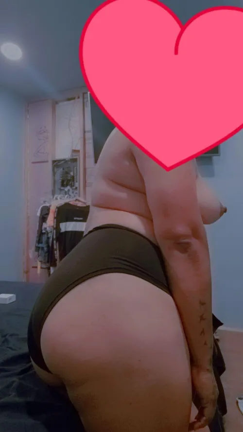 Wife looking to get gangbang tonight anyone that can host us she wants allylt least 5 guys the more the better bring condoms she a bbw 36 be at least 6 inch cock most send pic