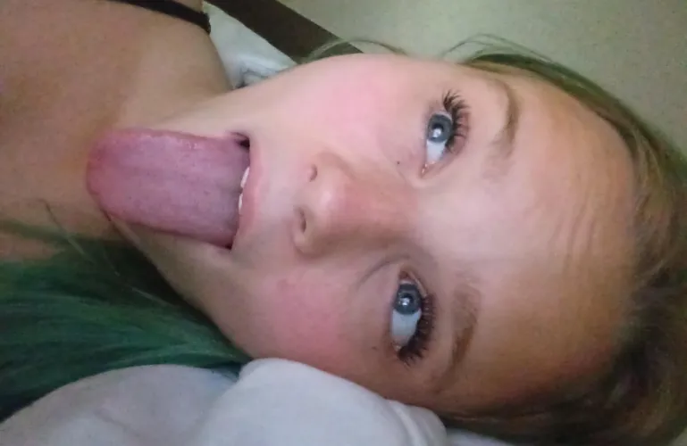 19 F SC Looking for someone who can fuck me rough