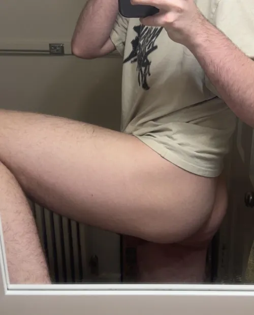 20 m bttm looking to host today in downtown Minneapolis