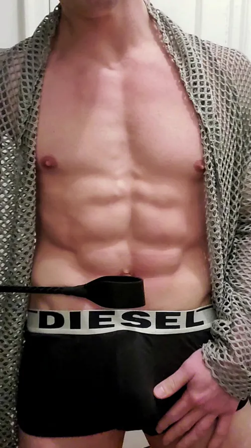 28 [M4F] #Harlem - Kinky stud seeking fun vibes, kink, massages and cuddling tonight. MF couples welcome.