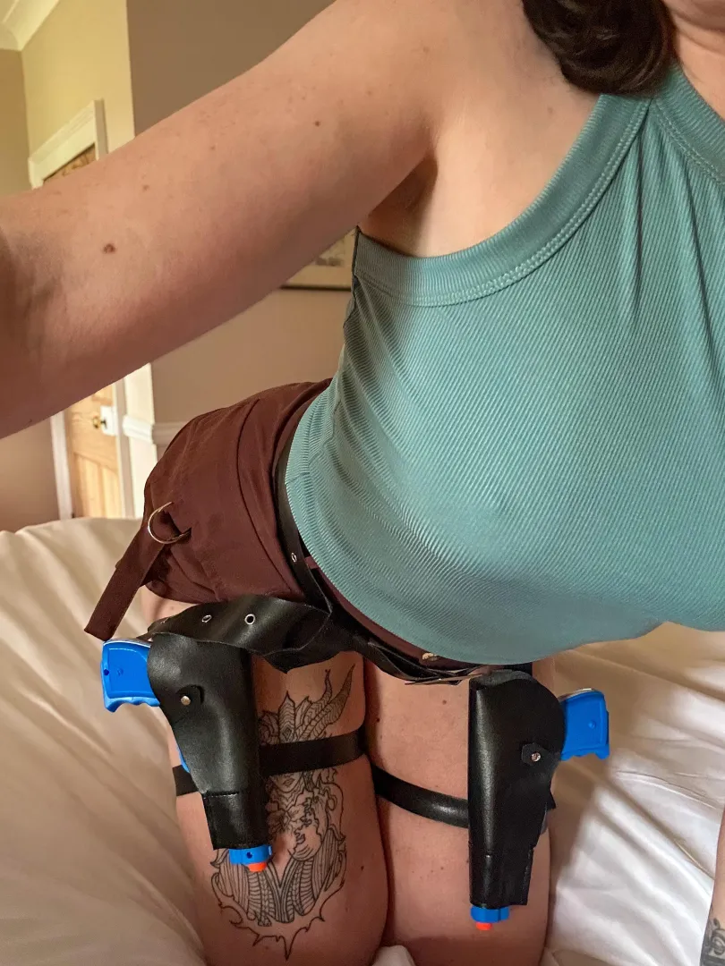 Can I be your Lara just for today (PeachyPlayz)