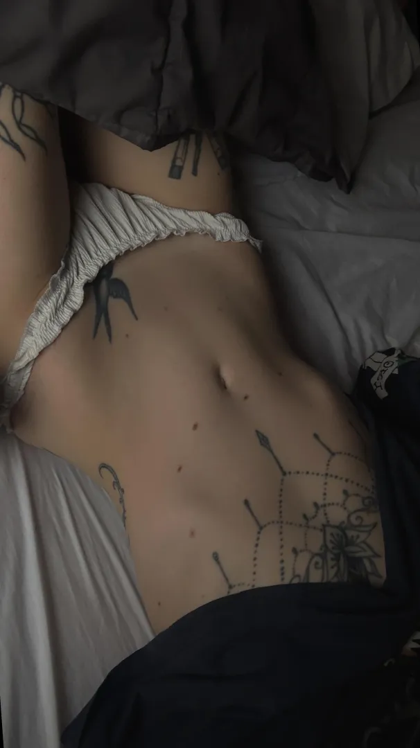 Free for fun tonight, slightly buzzed - dm me on lg: ,.lunarumes`.