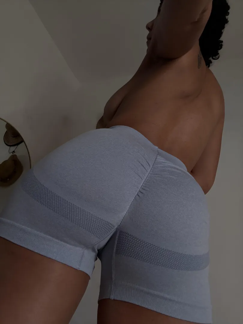 Hold me tight and make me bounce