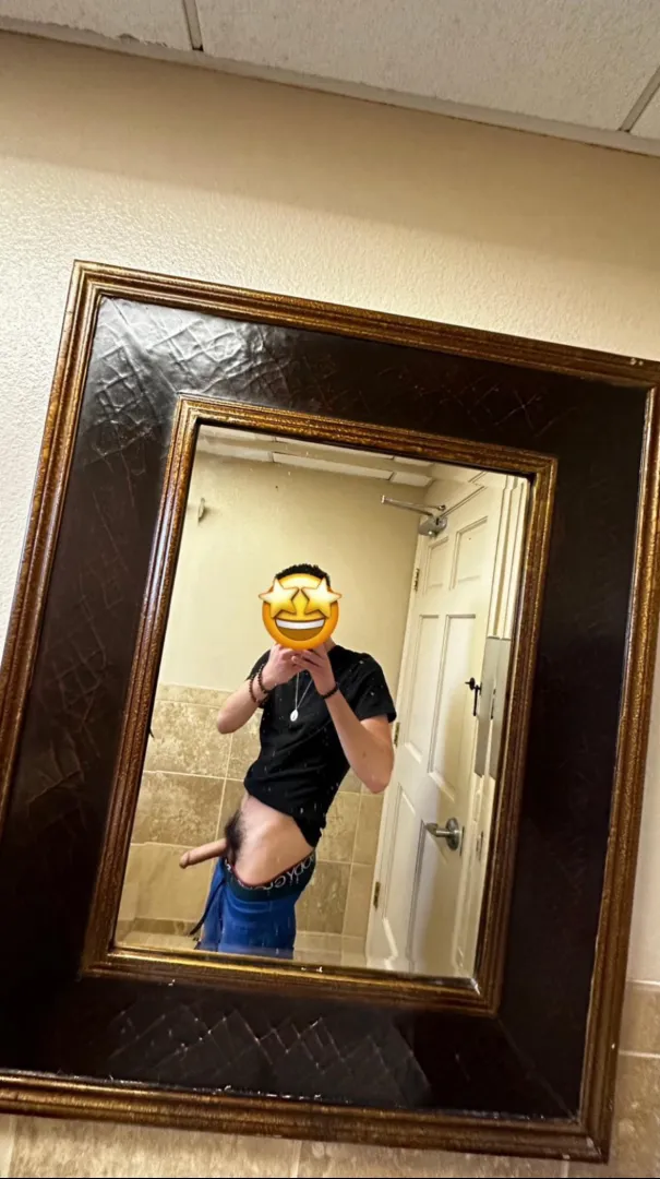 Hung medical assistant