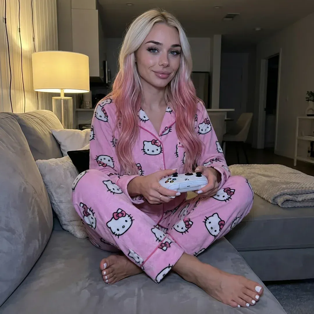 I'm at disadvantage if we're about to play strip fifa, cause this is one piece pyjama lol