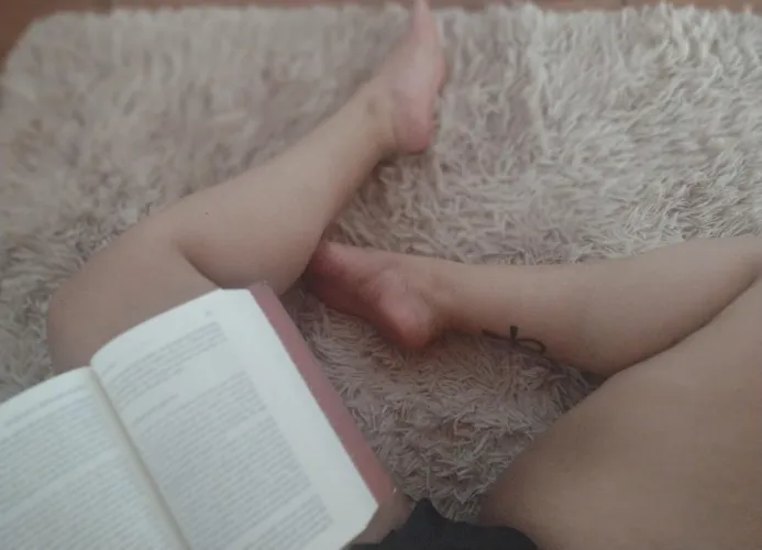 Quiet reading… loud thoughts