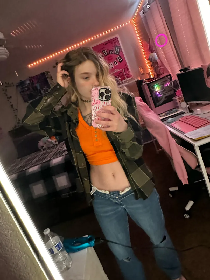 Sunday morning midriff :3