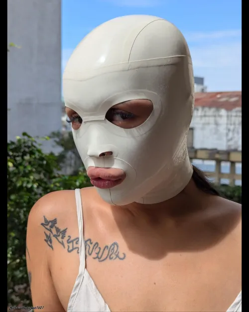 This hood could use some breaking in